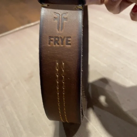 Frye men’s genuine leather belt center stitch detail - Picture 4 of 9